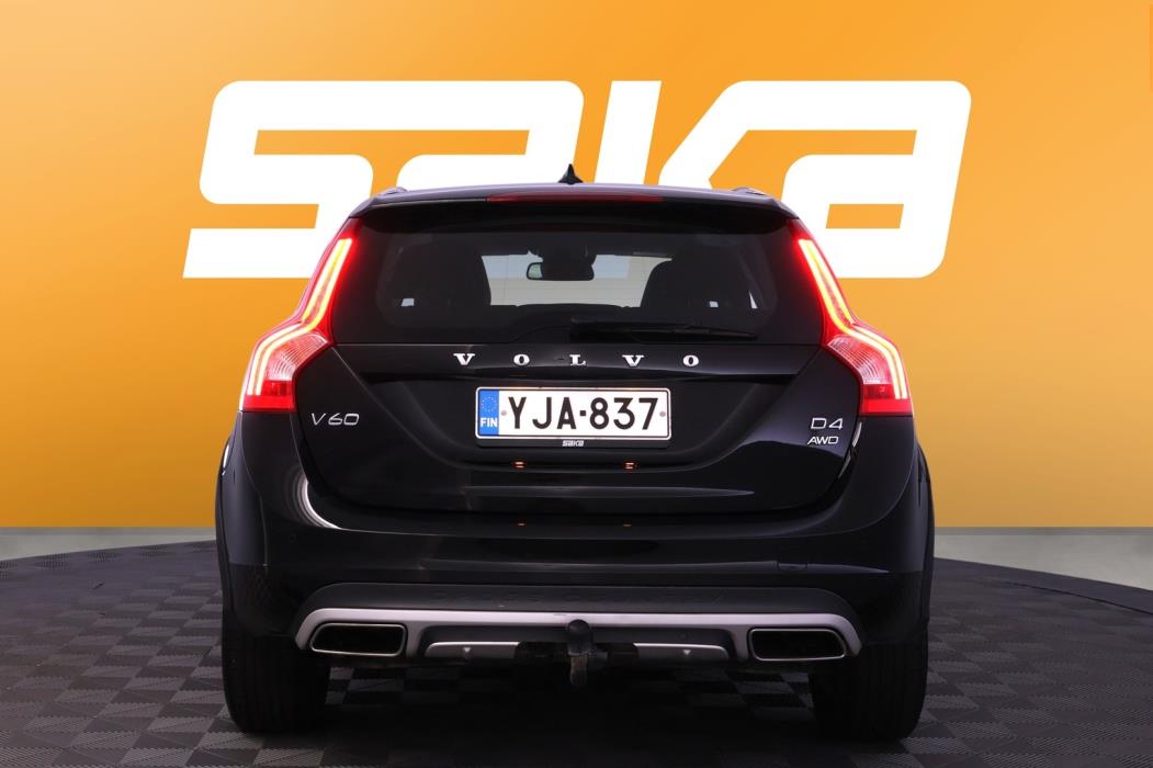 VOLVO V60 Cross Country 2016