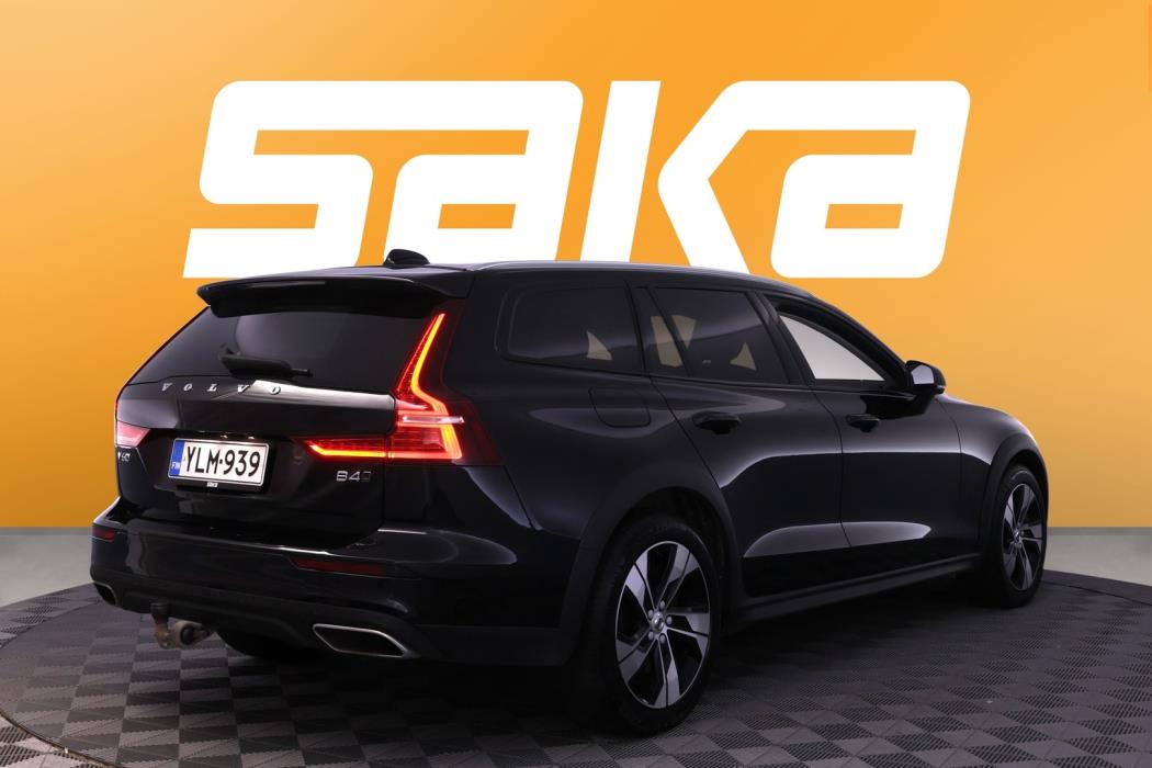 VOLVO V60 Cross Country 2022