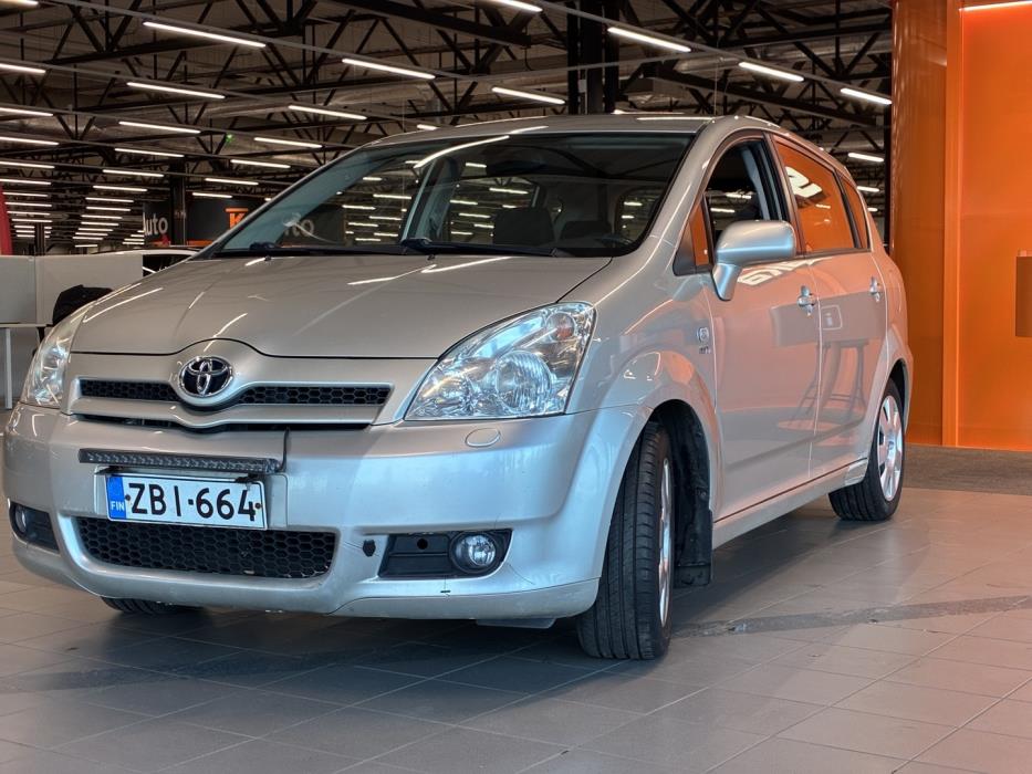 TOYOTA Corolla Verso 2005