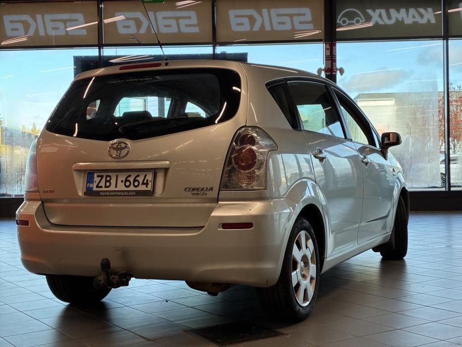 TOYOTA Corolla Verso 2005