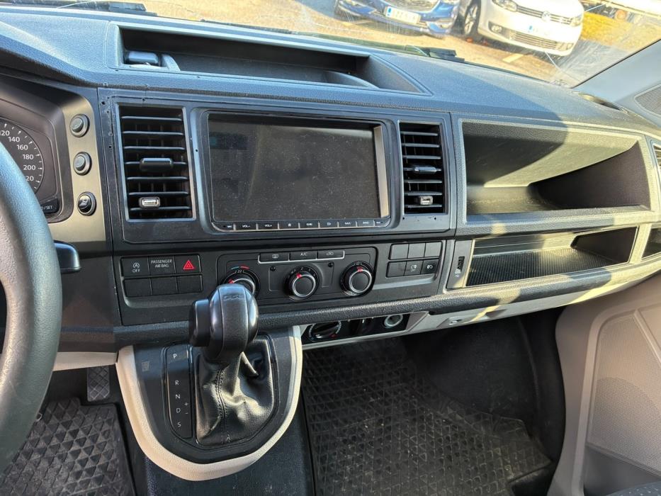 VOLKSWAGEN Transporter 2016