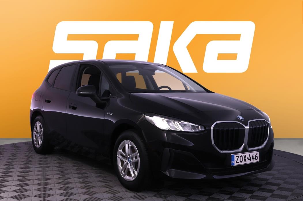 BMW 225 2023