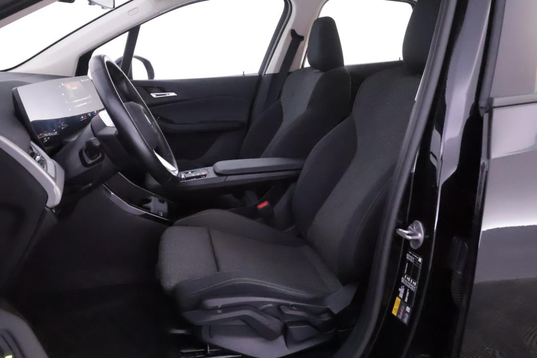 BMW 225 2023