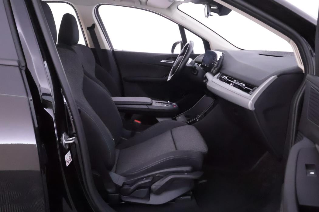 BMW 225 2023