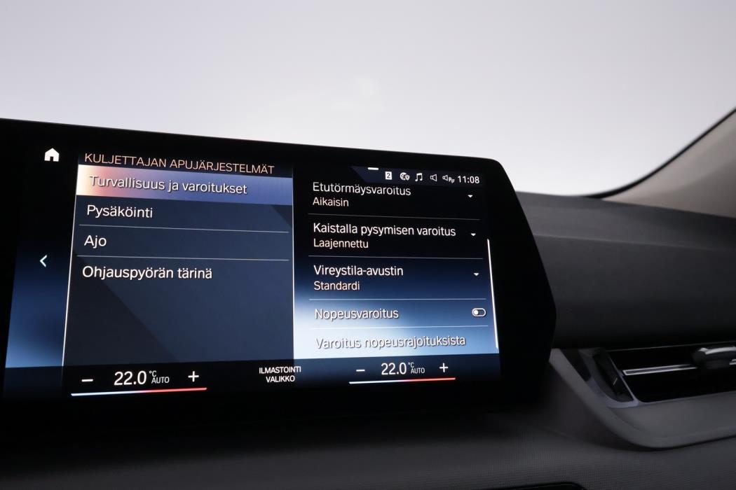 BMW 225 2023
