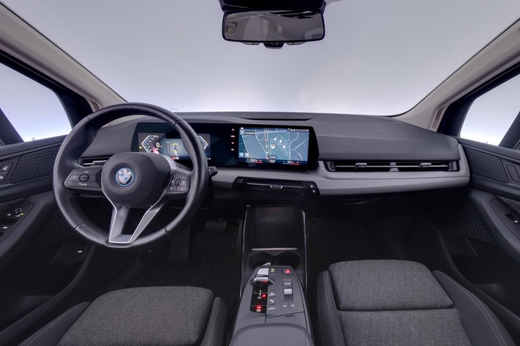BMW 225 2023