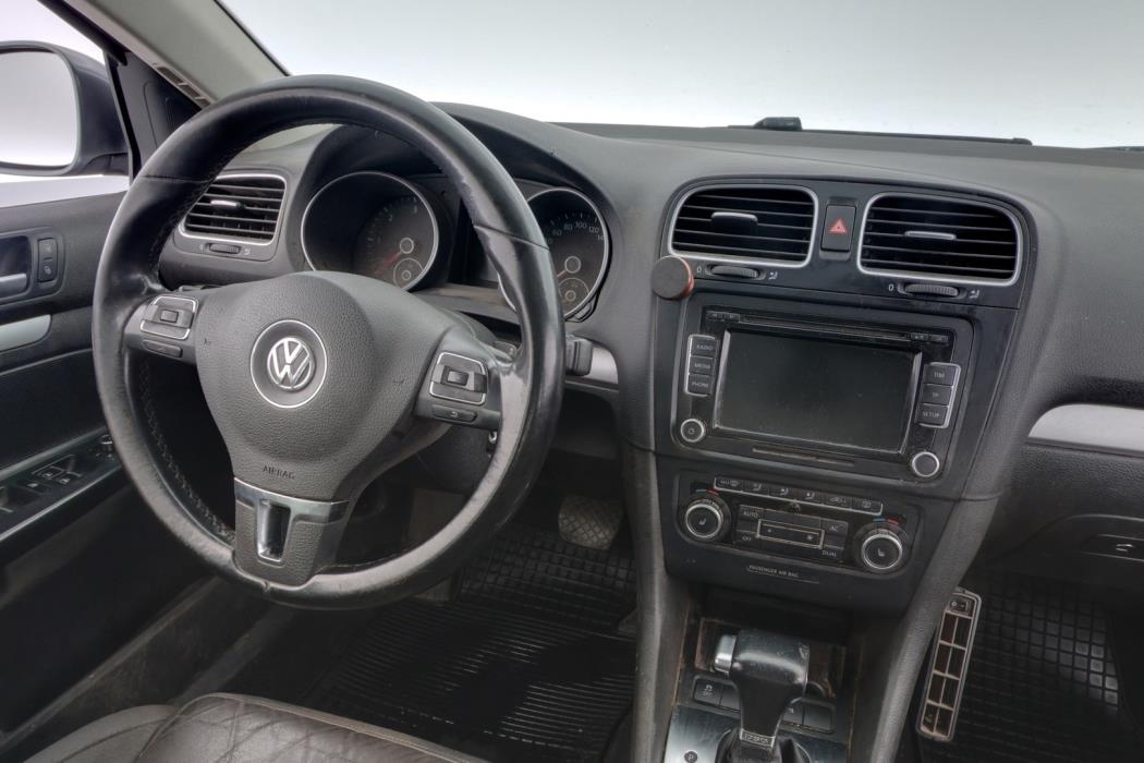 VOLKSWAGEN Golf 2010