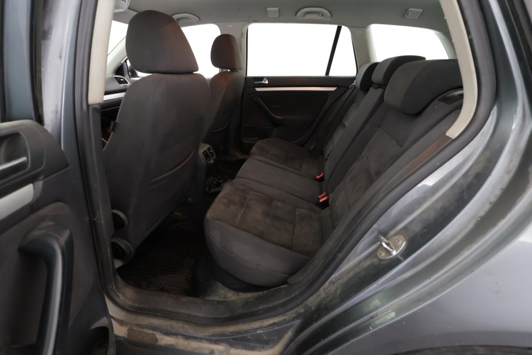 VOLKSWAGEN Golf 2010