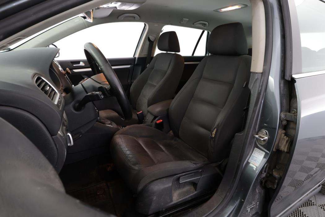 VOLKSWAGEN Golf 2010