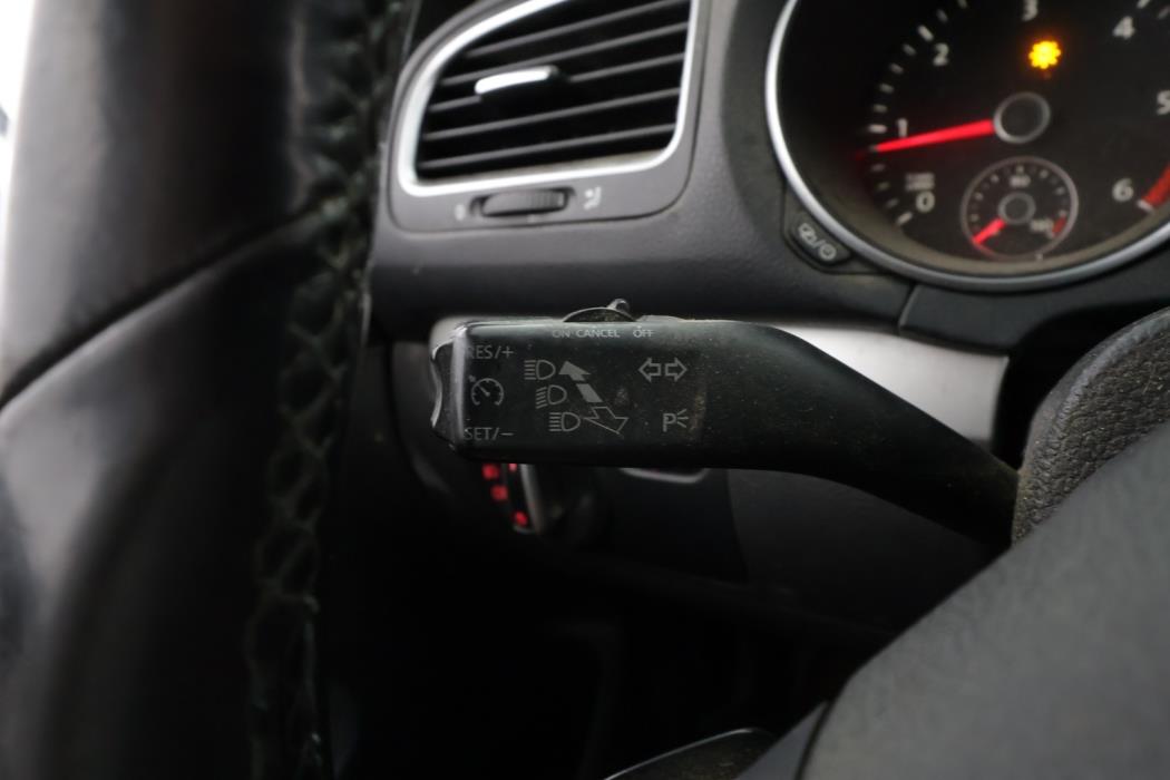 VOLKSWAGEN Golf 2010