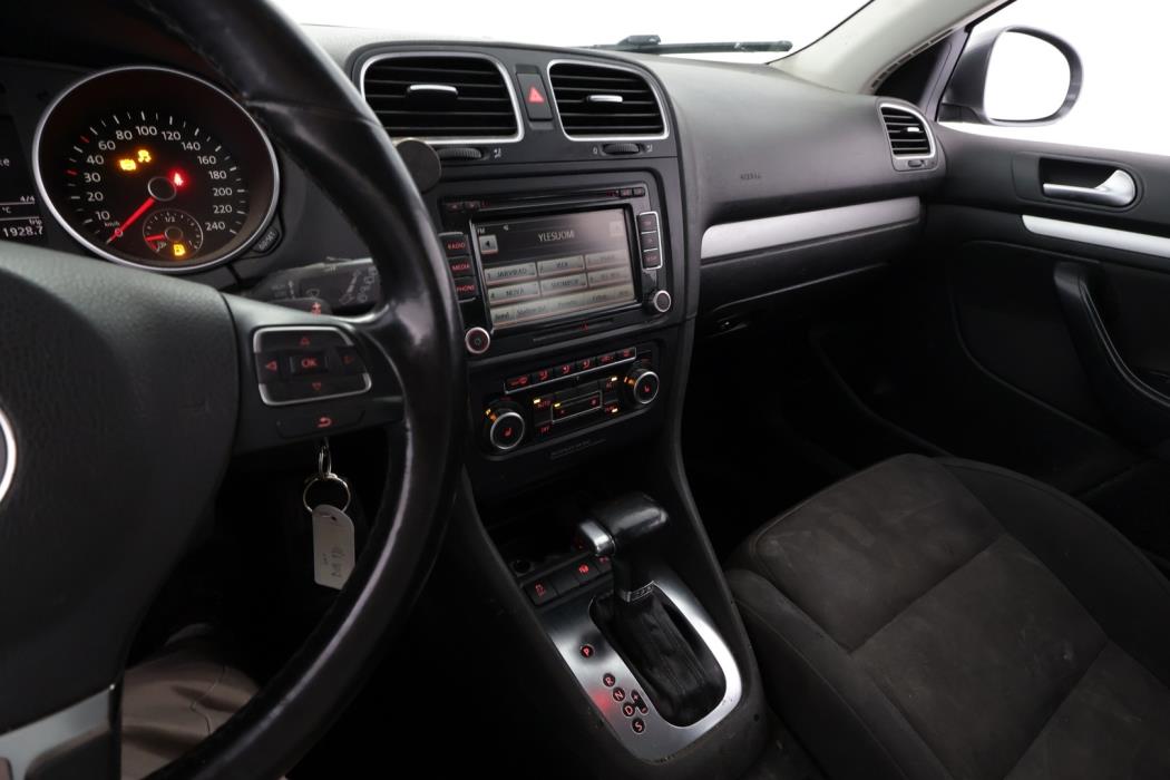 VOLKSWAGEN Golf 2010