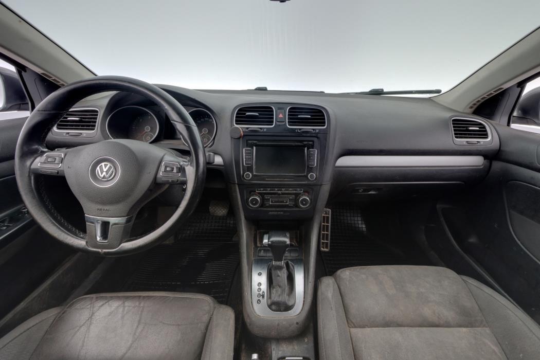 VOLKSWAGEN Golf 2010