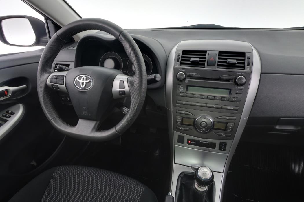TOYOTA Corolla 2012