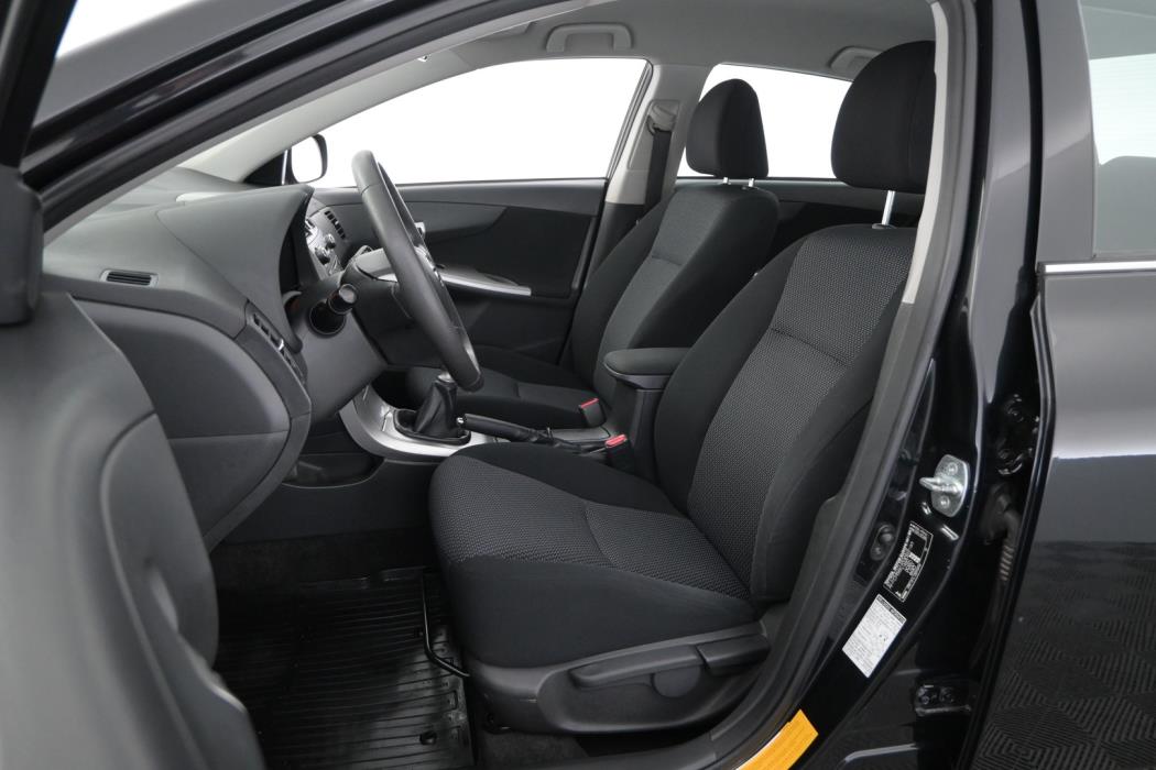 TOYOTA Corolla 2012