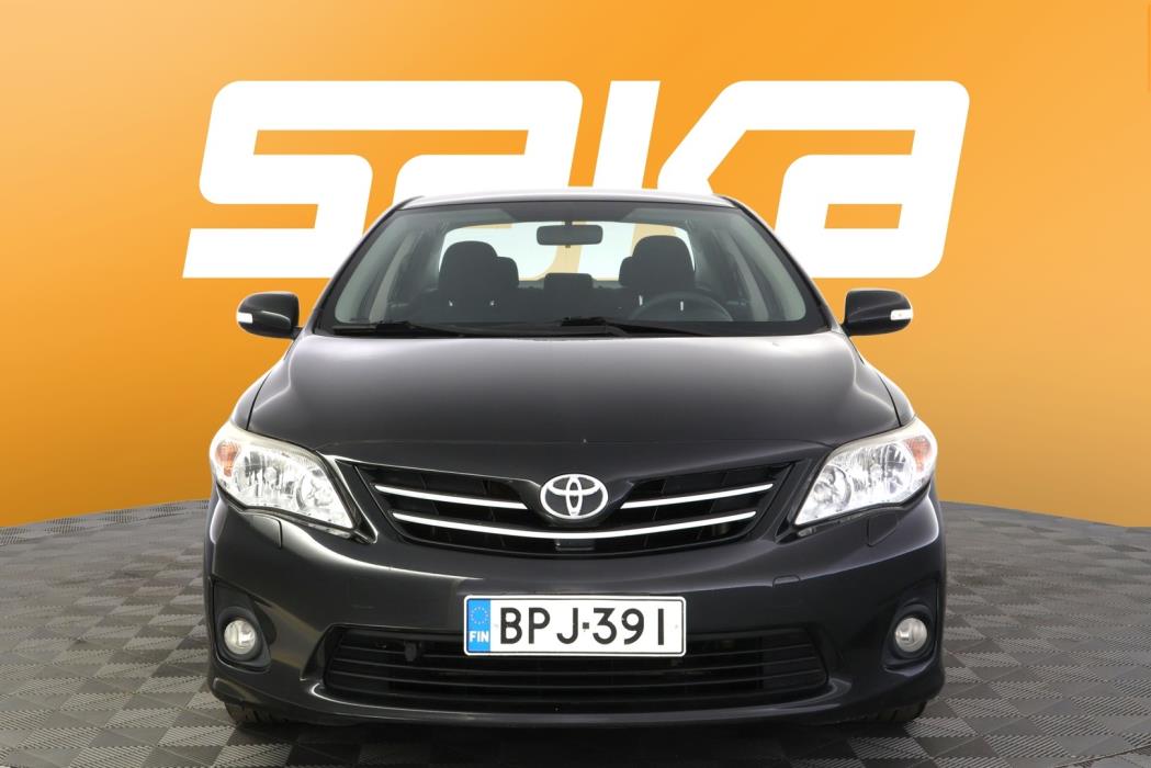 TOYOTA Corolla 2012