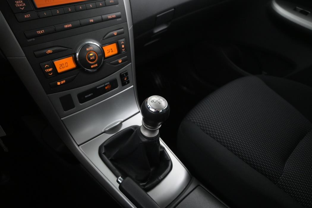 TOYOTA Corolla 2012