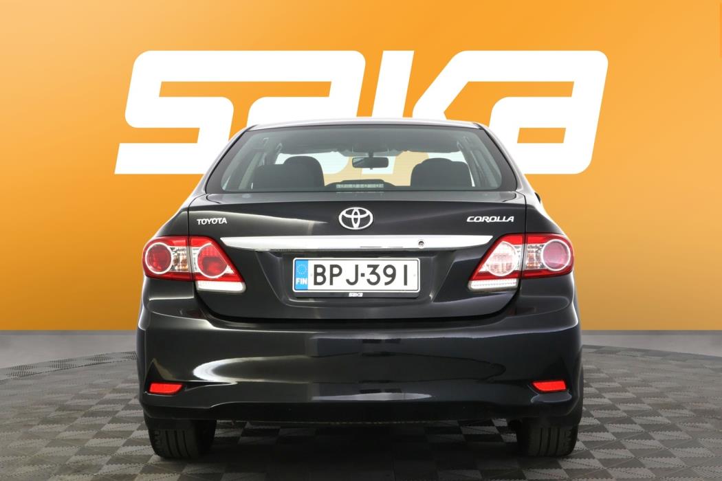 TOYOTA Corolla 2012
