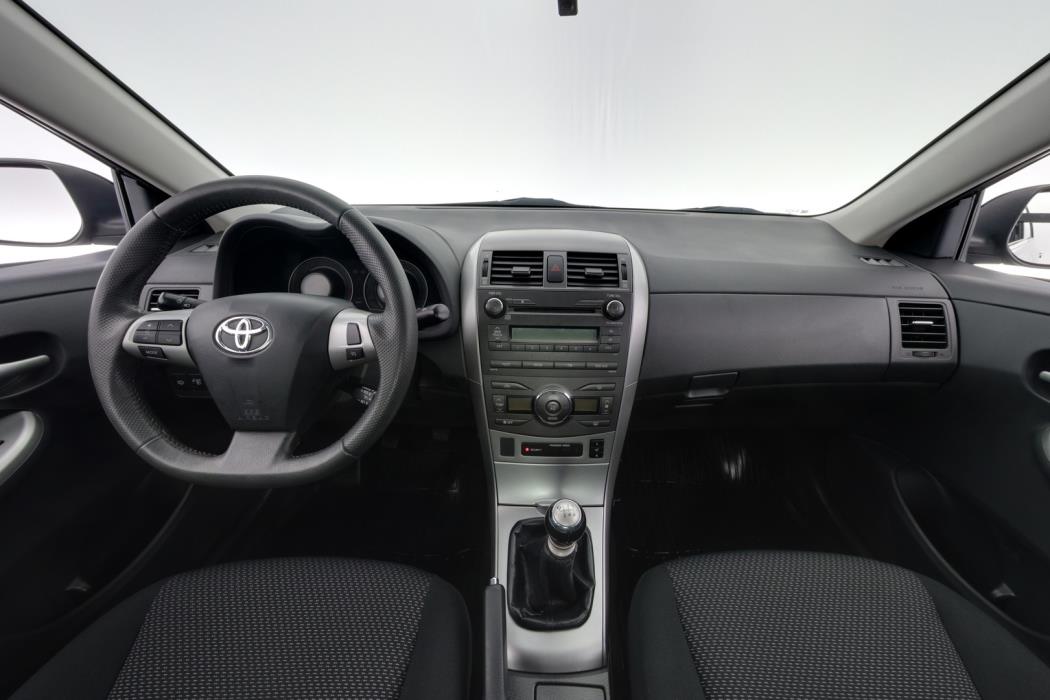 TOYOTA Corolla 2012