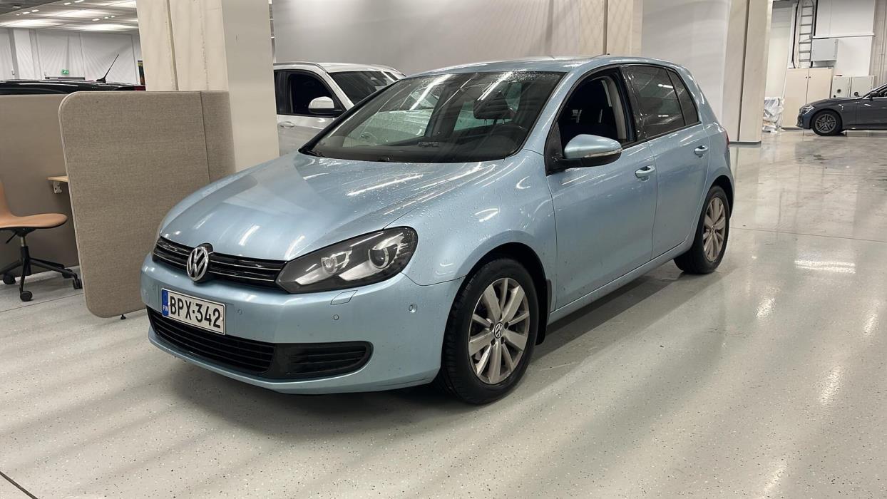 VOLKSWAGEN Golf 2012