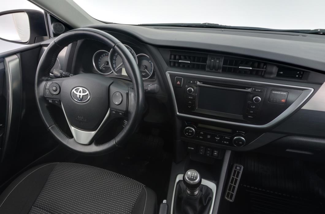 TOYOTA Auris 2014