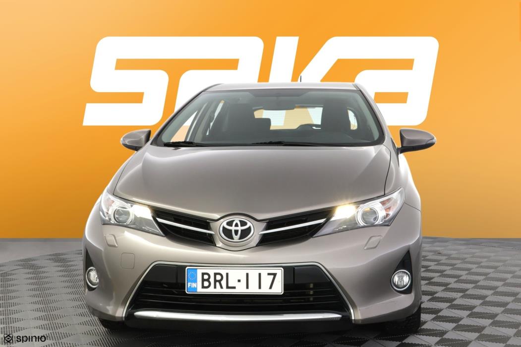 TOYOTA Auris 2014