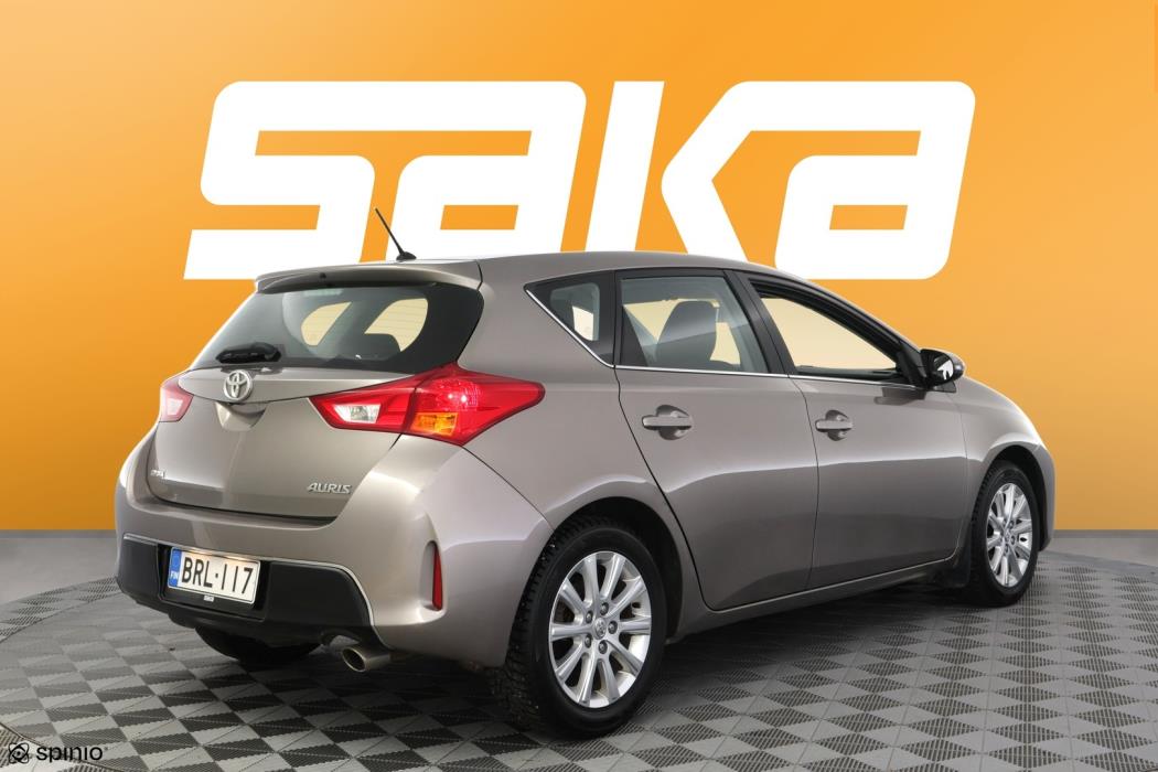 TOYOTA Auris 2014
