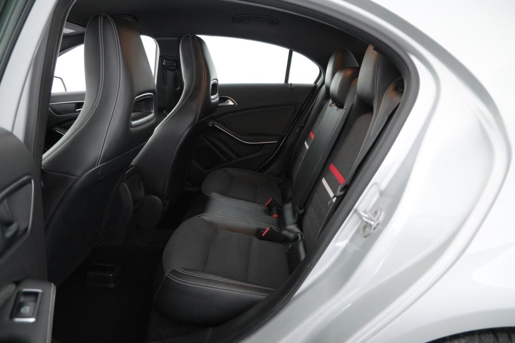 MERCEDES-BENZ A 2014