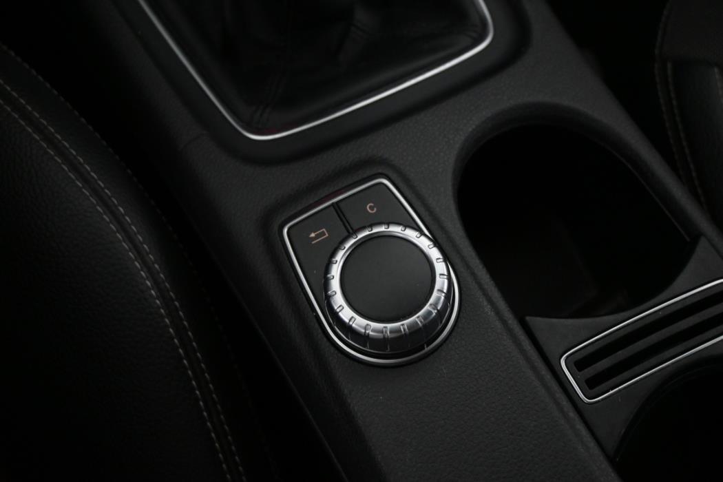 MERCEDES-BENZ A 2014