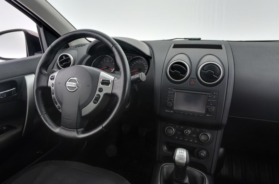 NISSAN Qashqai 2012