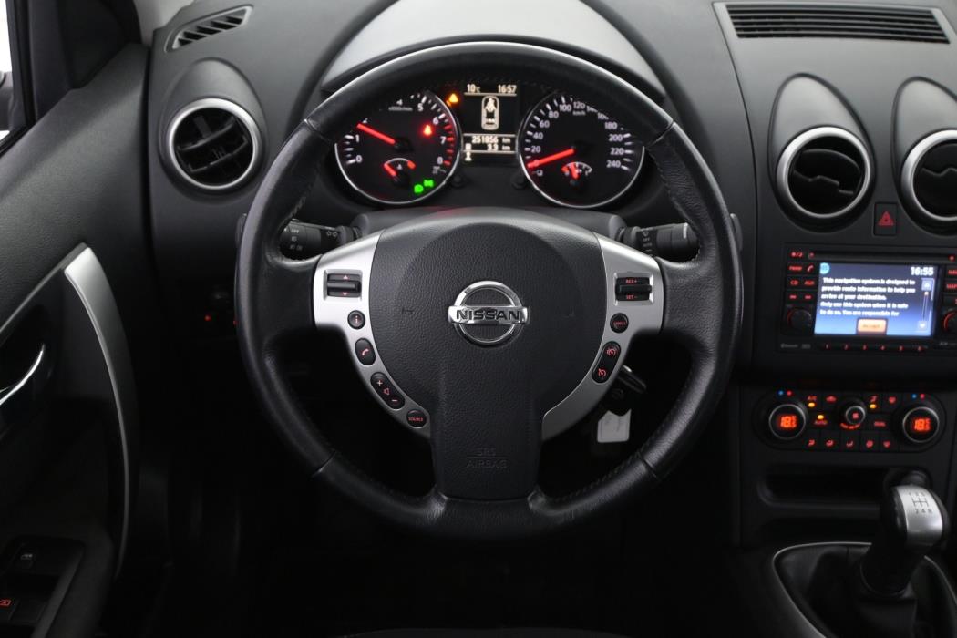 NISSAN Qashqai 2012