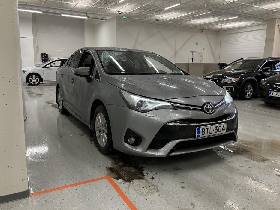 TOYOTA Avensis 2016