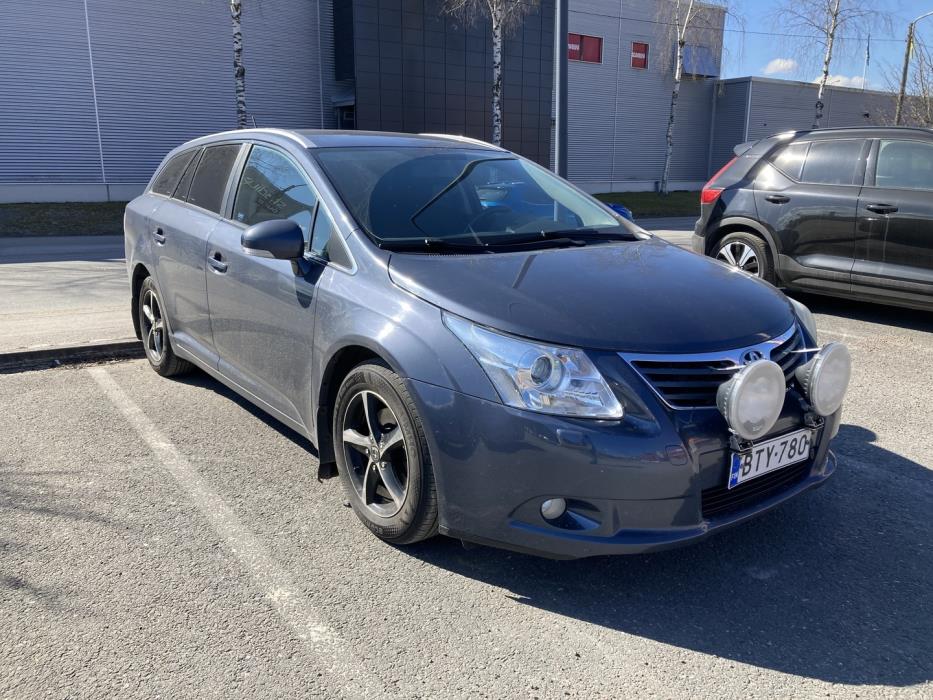 TOYOTA Avensis 2009