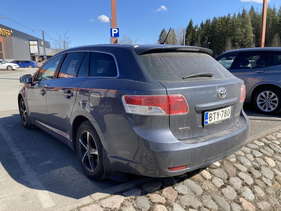 TOYOTA Avensis 2009