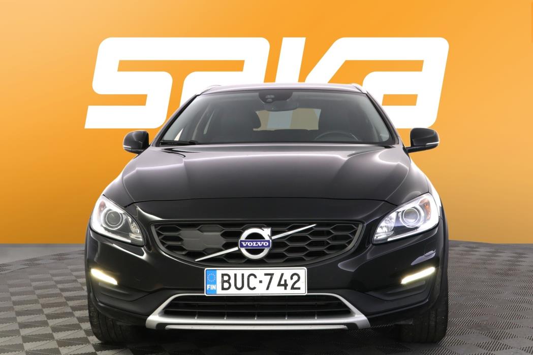 VOLVO V60 Cross Country 2017