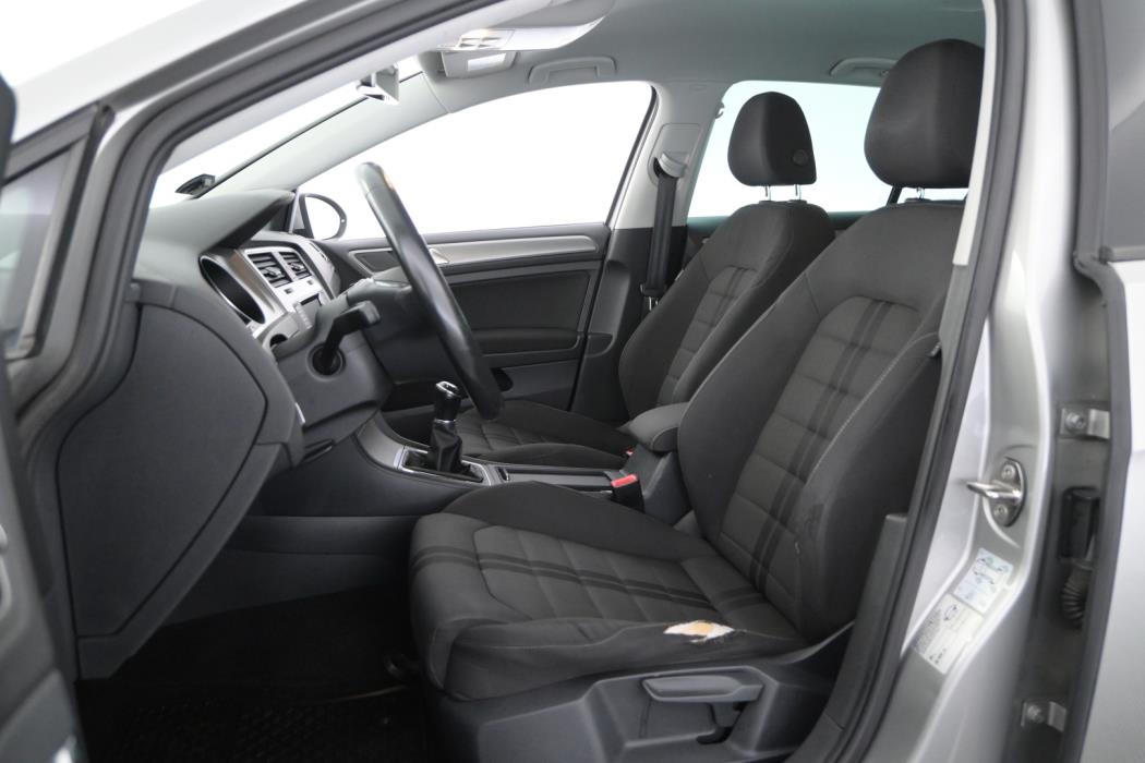 VOLKSWAGEN Golf 2015