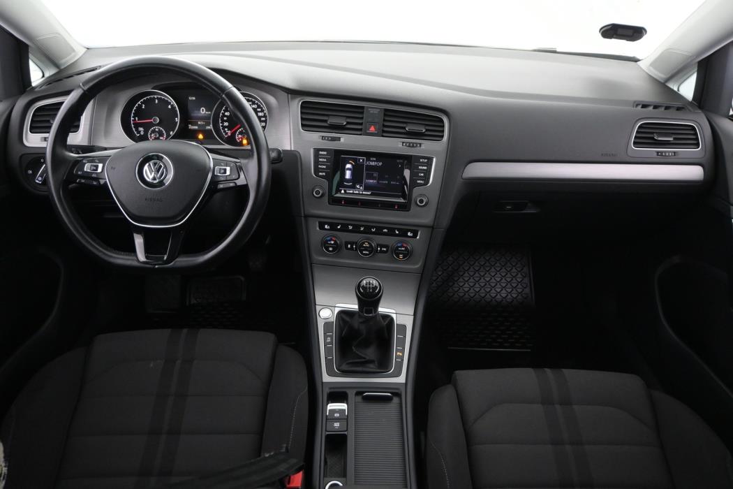 VOLKSWAGEN Golf 2015