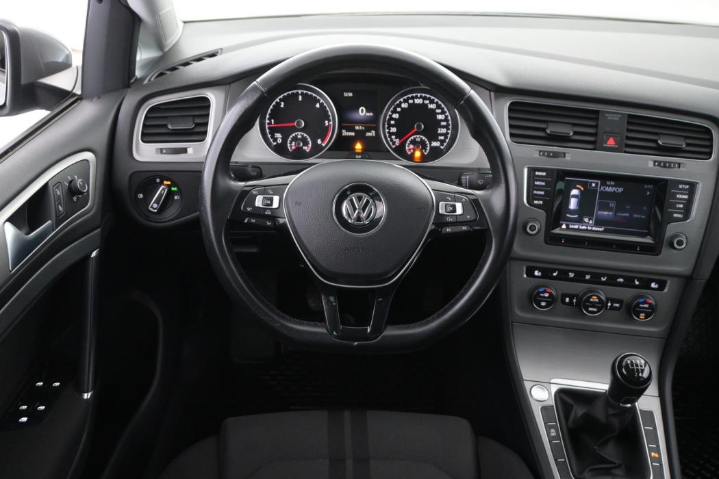 VOLKSWAGEN Golf 2015