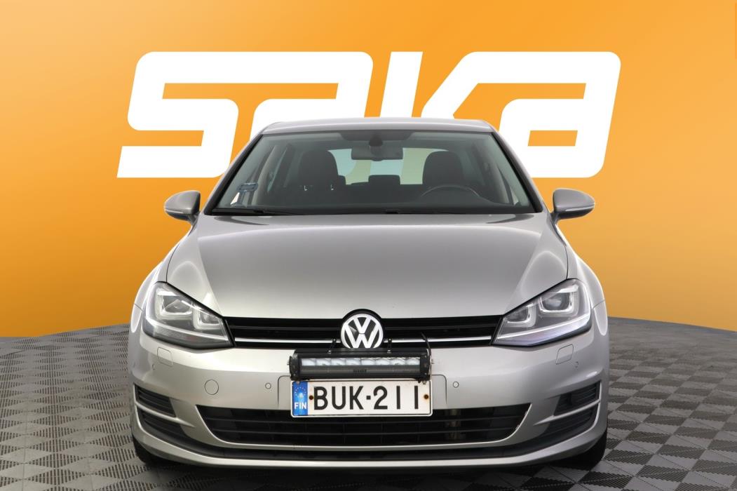 VOLKSWAGEN Golf 2015
