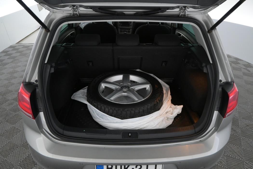 VOLKSWAGEN Golf 2015