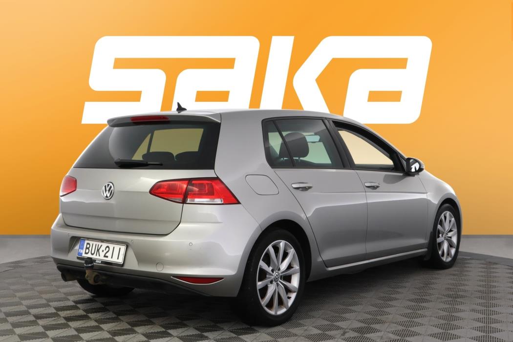 VOLKSWAGEN Golf 2015