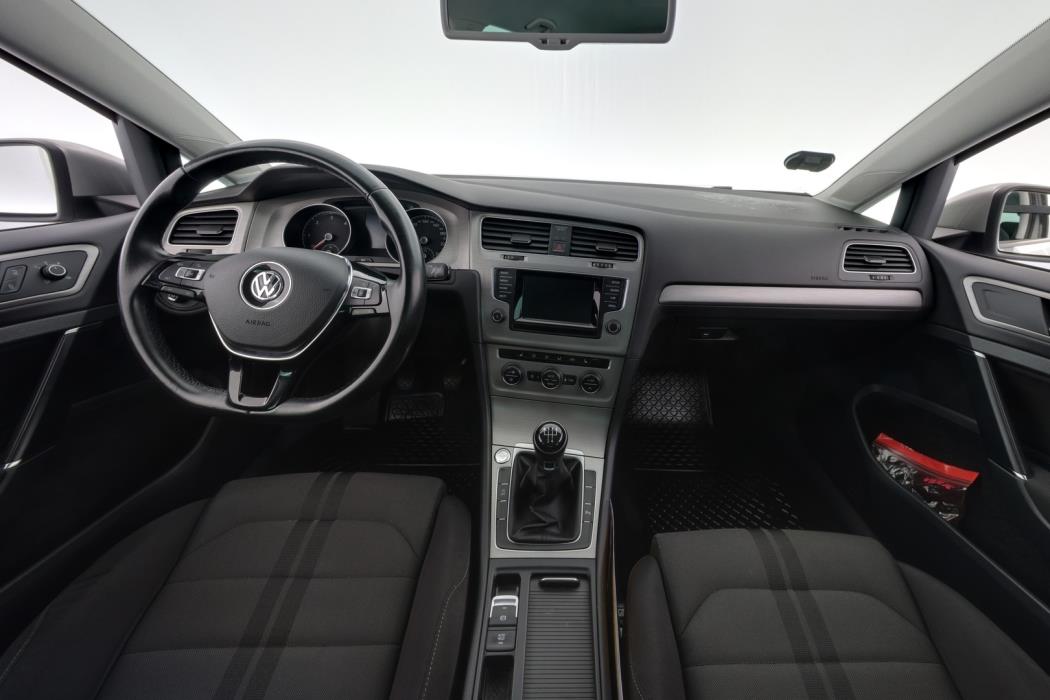 VOLKSWAGEN Golf 2015