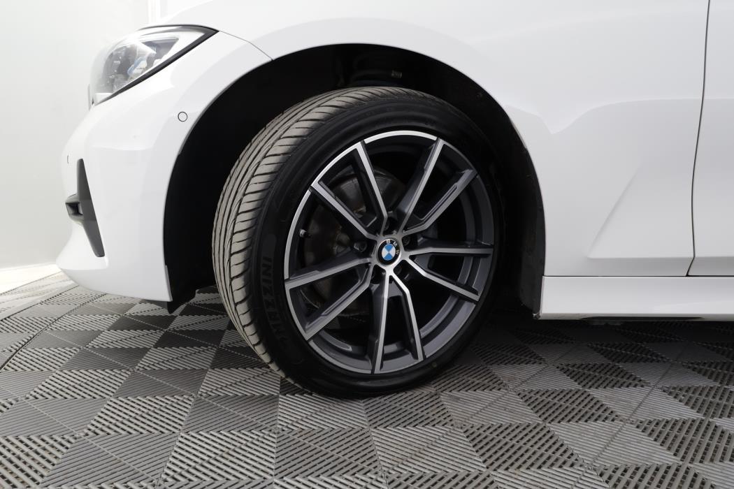 BMW 320 2019