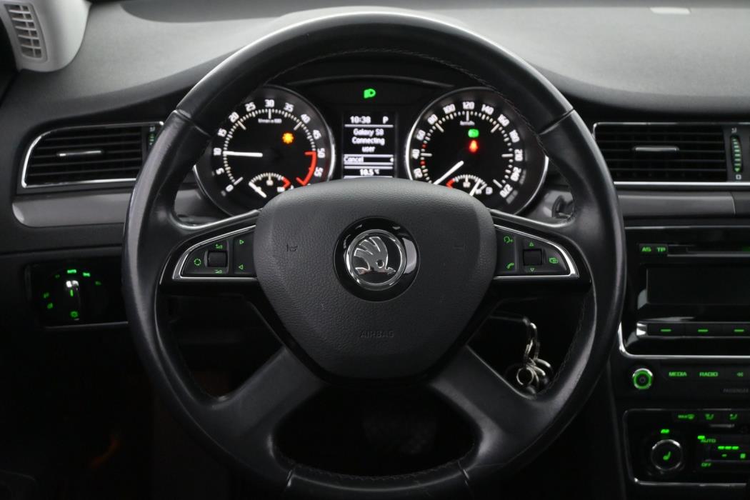 SKODA Superb 2015