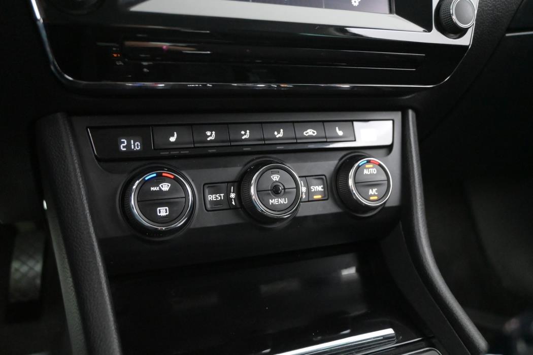SKODA Superb 2015