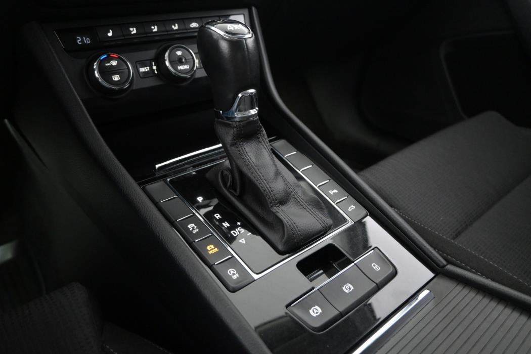 SKODA Superb 2015