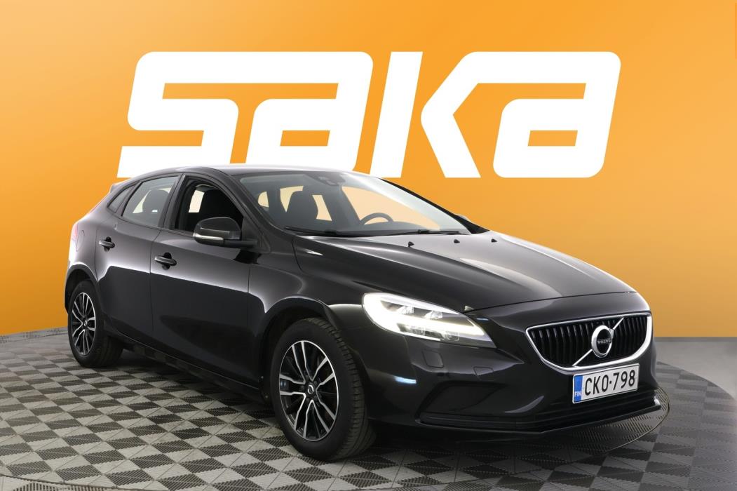 VOLVO V40 2017