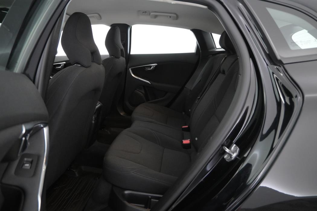 VOLVO V40 2017