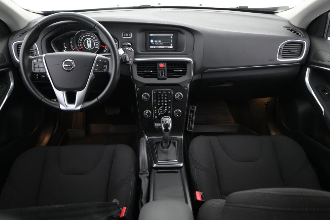 VOLVO V40 2017