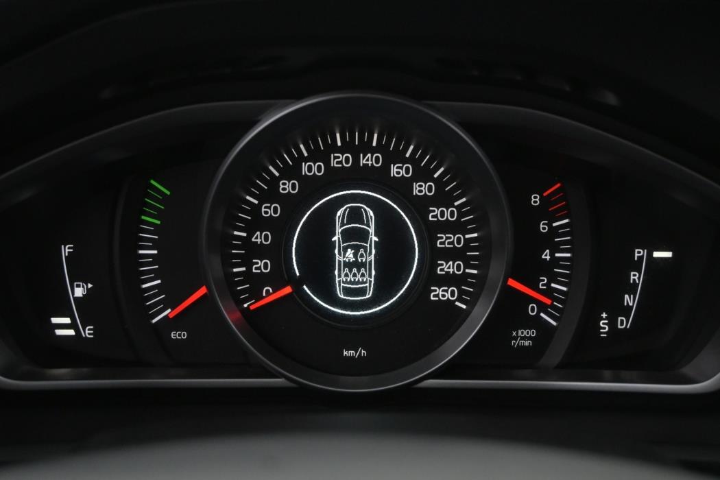 VOLVO V40 2017