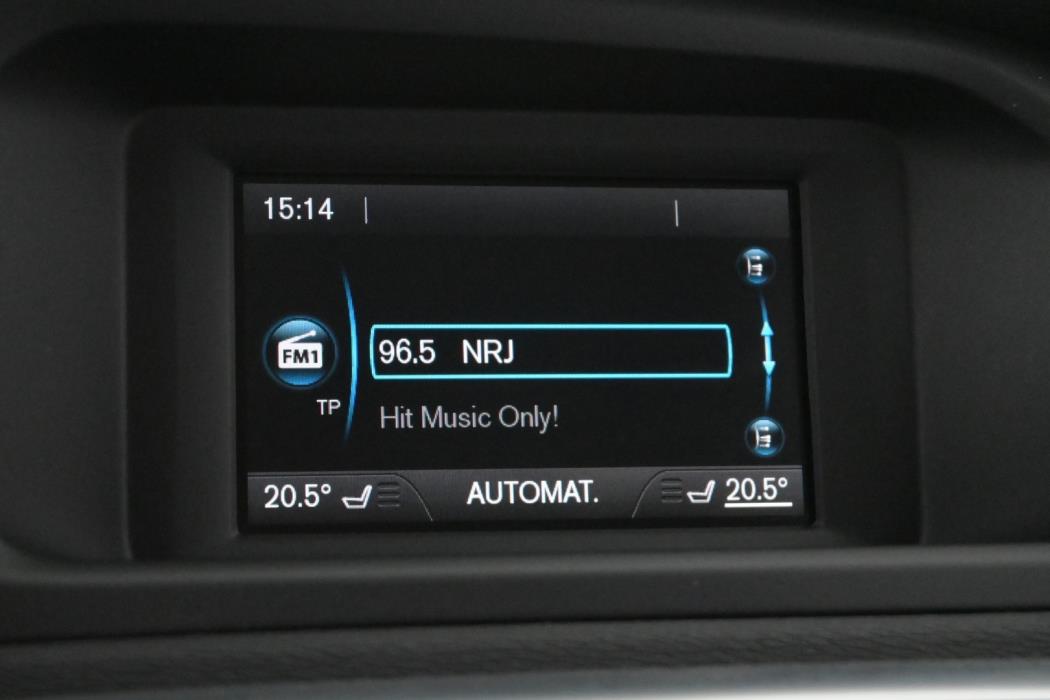 VOLVO V40 2017